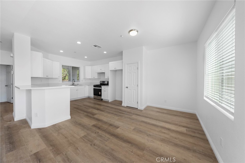 6285 Long Cove Drive Property Photo 9