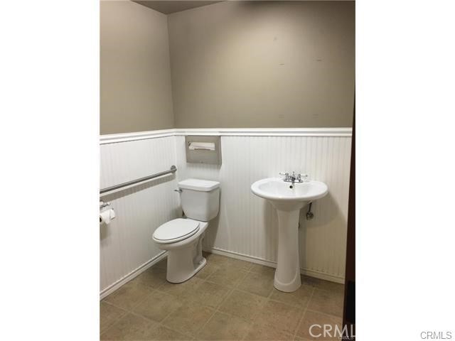 9627 1/2 Las Tunas Drive Property Photo 4