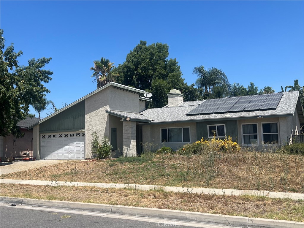 946 W Woodcrest Property Photo 1