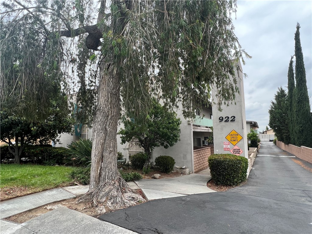 922 W Duarte Rd 3 Property Photo 2