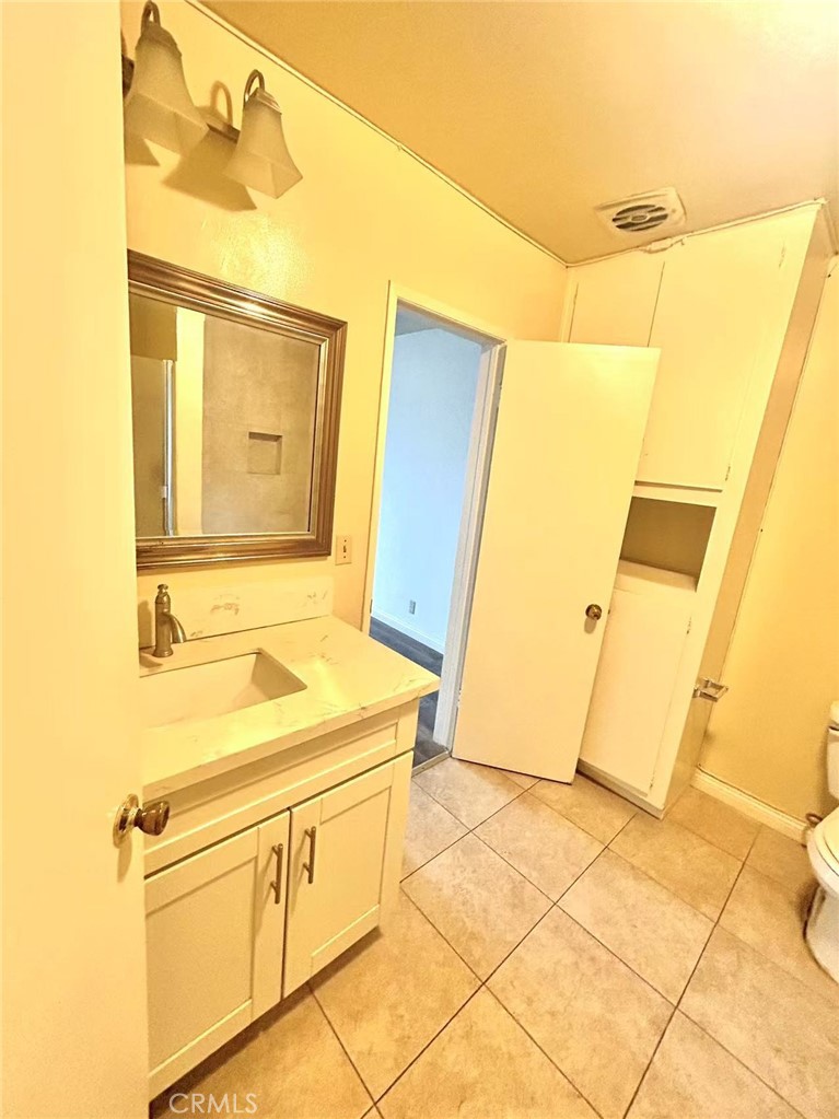 922 W Duarte Rd 3 Property Photo 16