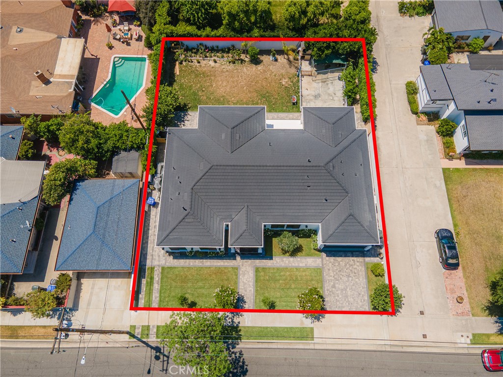 9509 Downey Avenue Property Photo 1