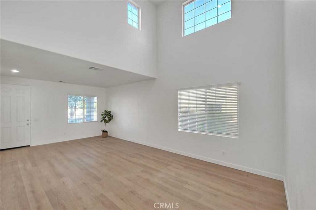 6832 Manchester Court Property Photo 4
