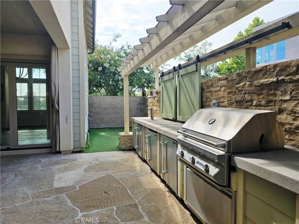 101 Newall Property Photo 23