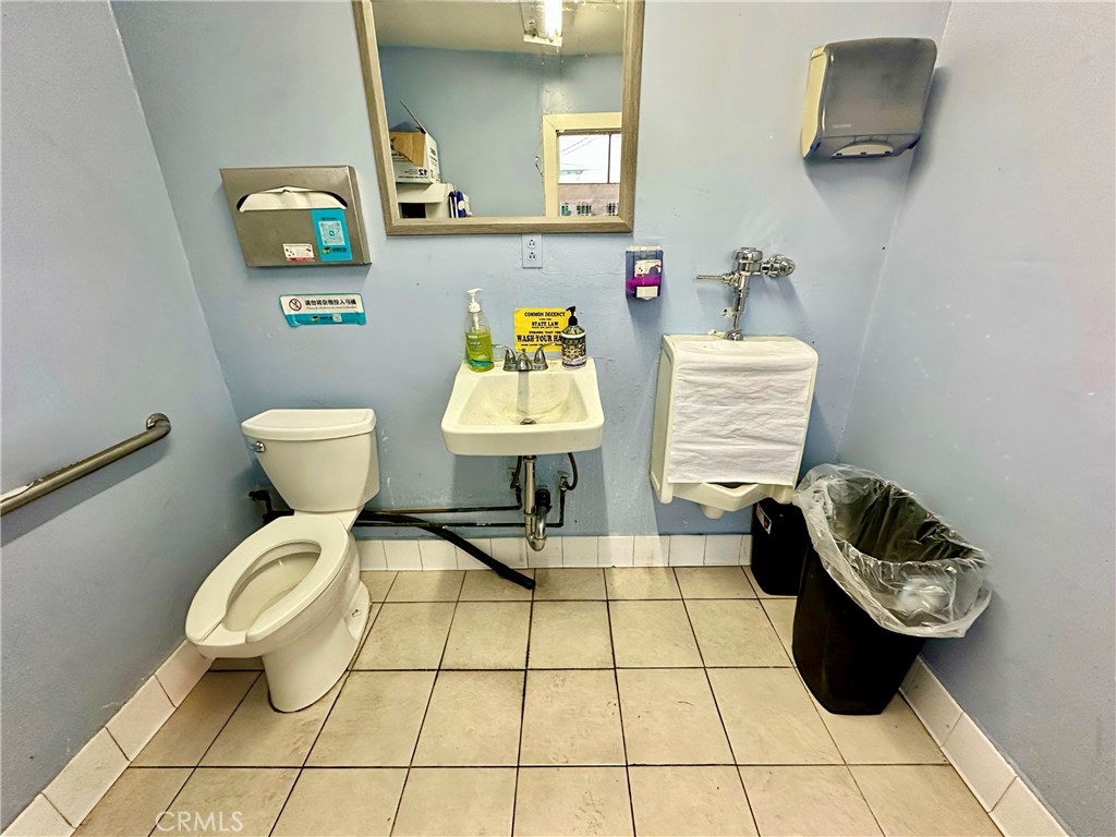 2541 Rosemead Boulevard Property Photo 11
