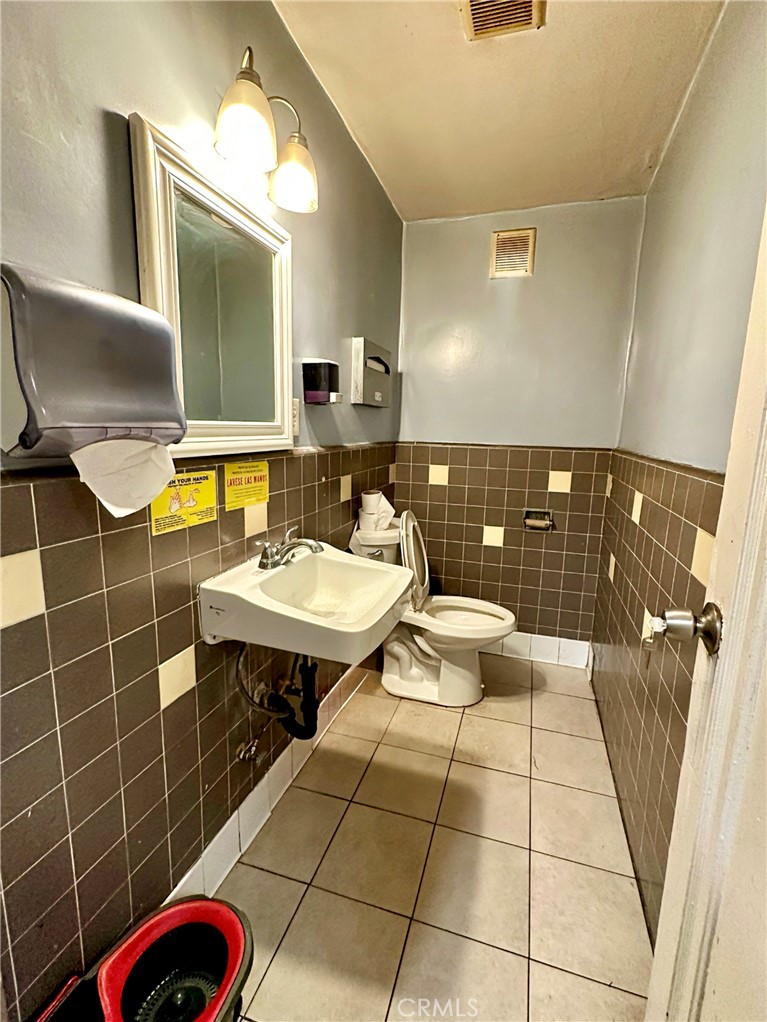2541 Rosemead Boulevard Property Photo 12