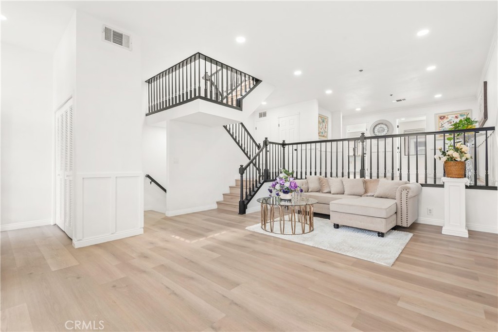 500 N Moore Avenue E Property Photo 1