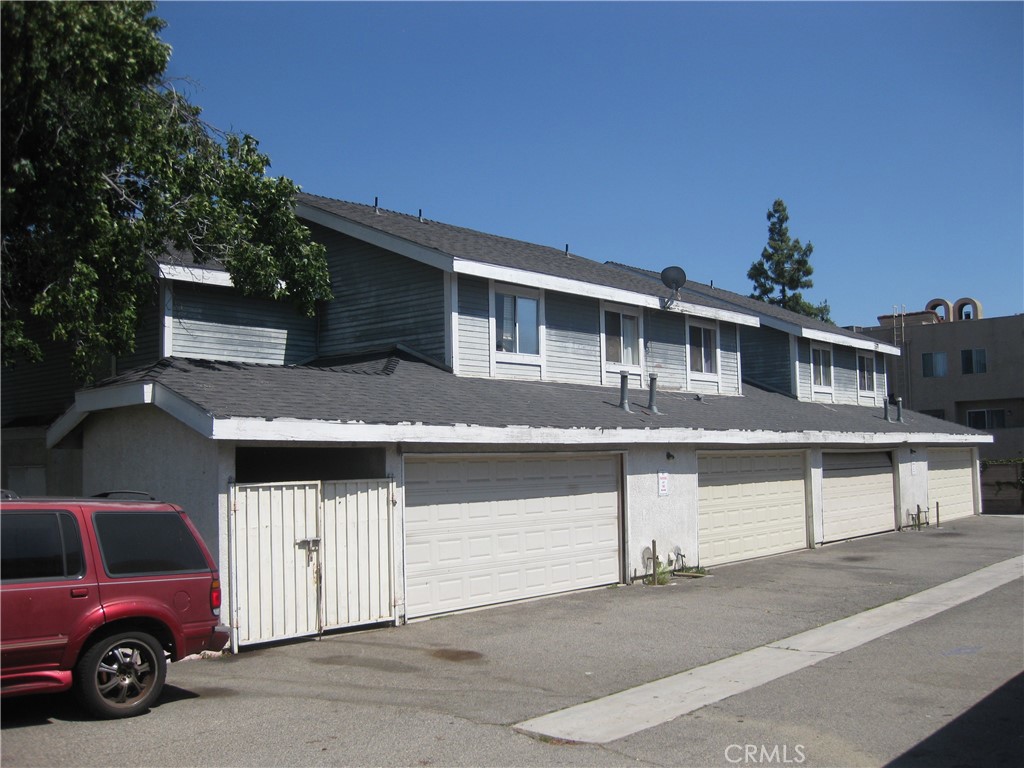 840 E Cedar Street Property Photo 2