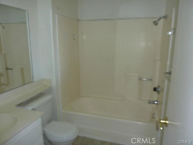 840 E Cedar Street Property Photo 5