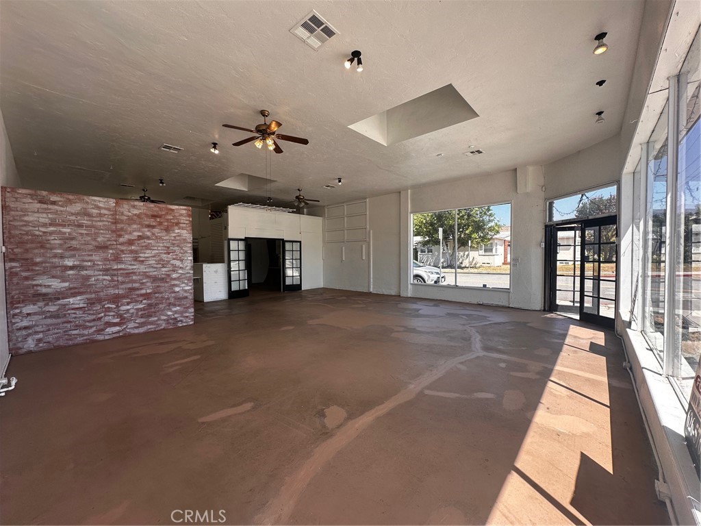 323 N San Marino Avenue Property Photo 4