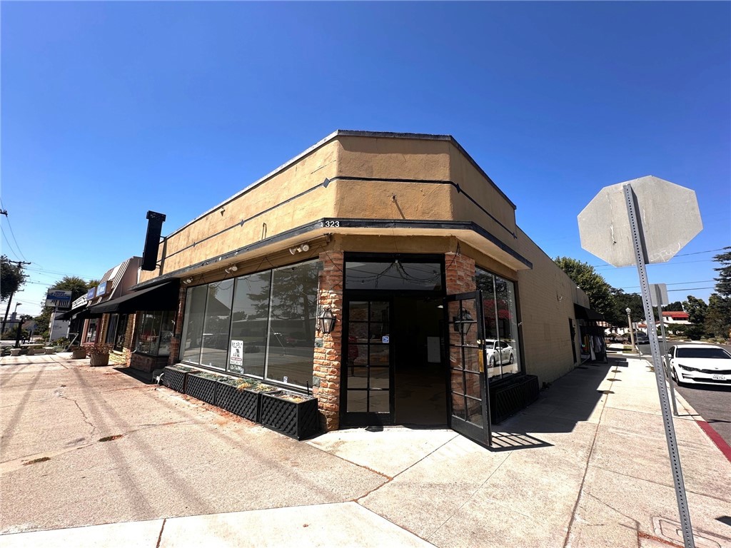 323 N San Marino Avenue Property Photo 13