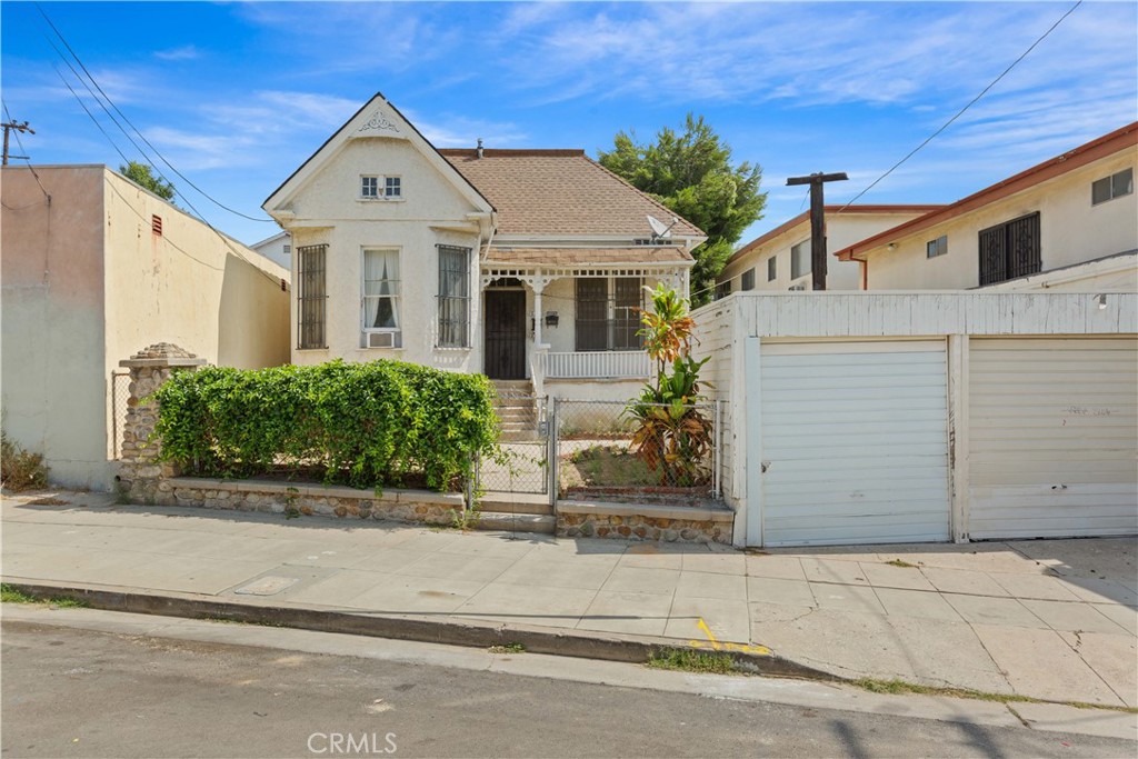 1037 Alpine Street Property Photo 1