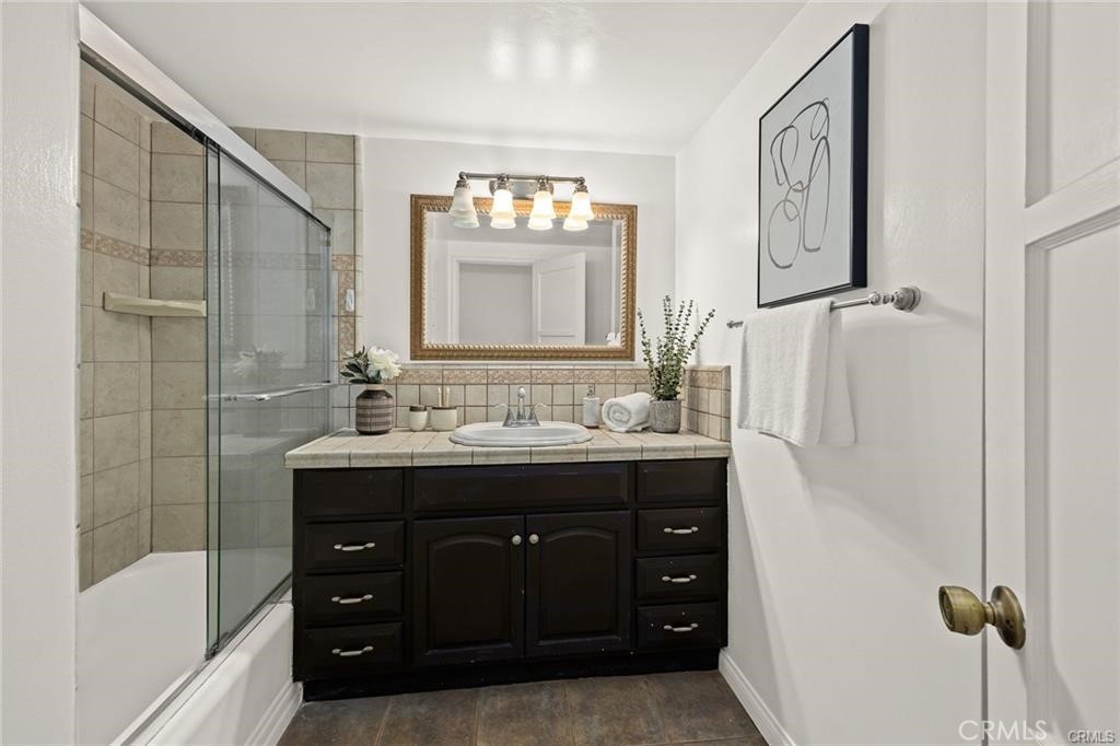 131 Woodruff Place Property Photo 13