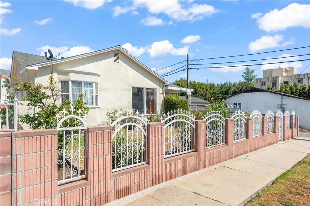 3814 Portola Avenue Property Photo 7