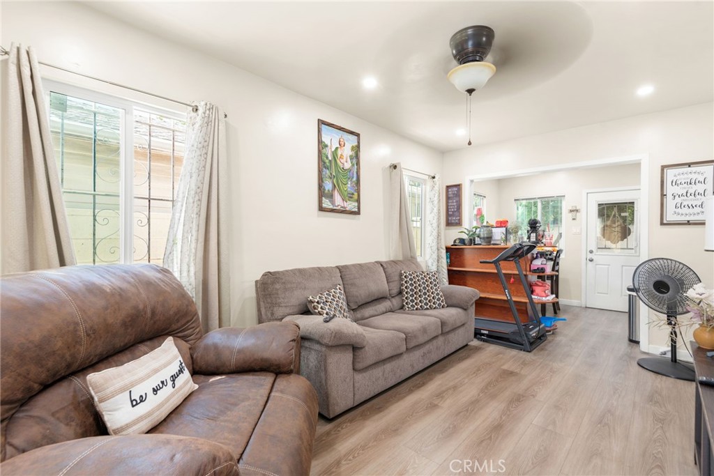 3814 Portola Avenue Property Photo 12