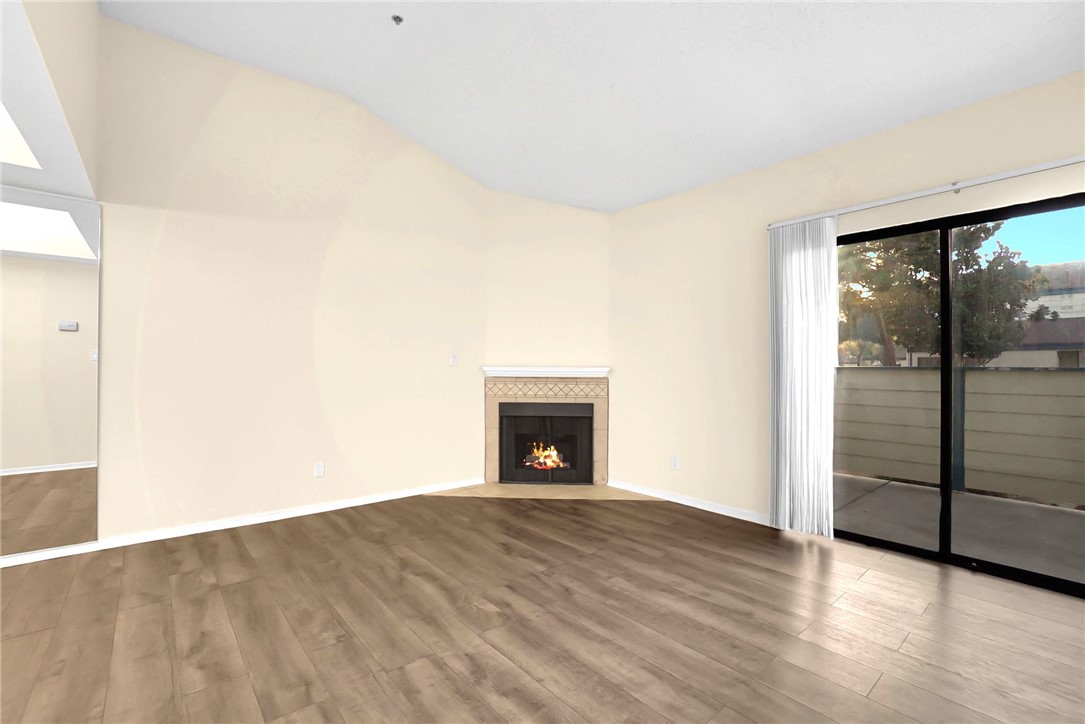 44544 15th E 11 Property Photo 4