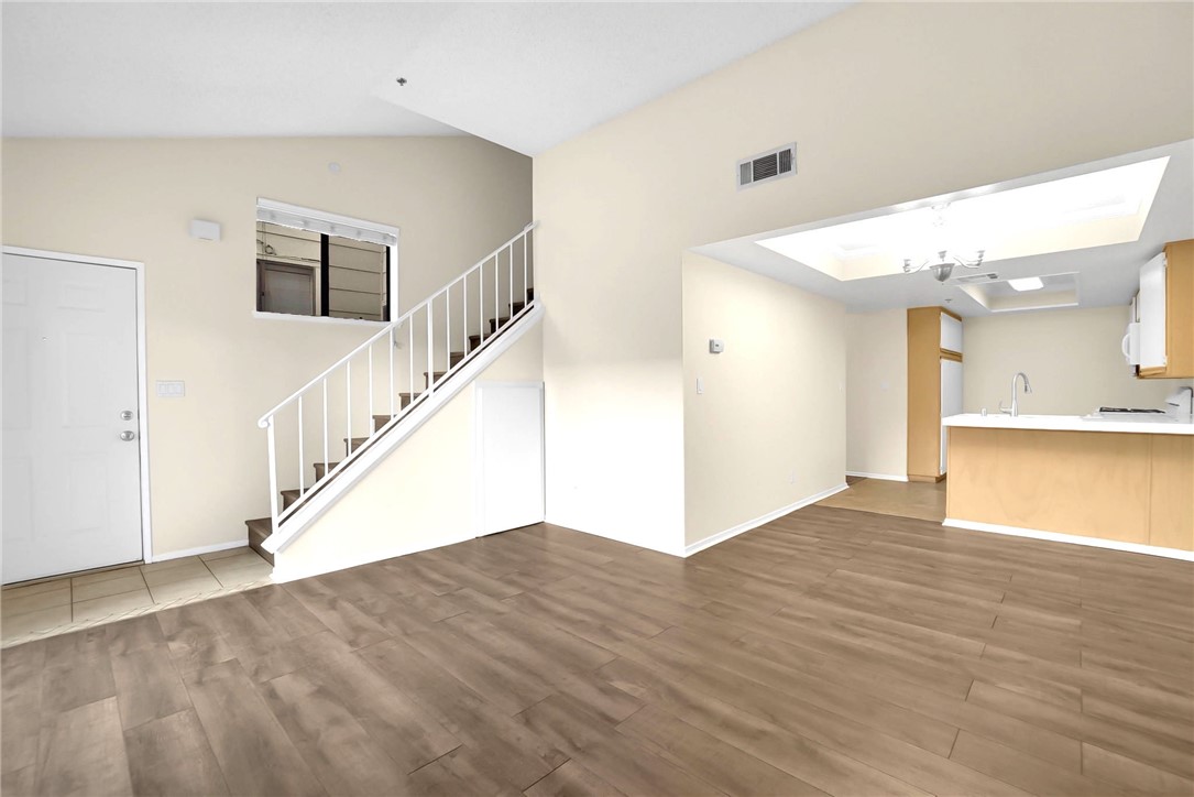 44544 15th E 11 Property Photo 6