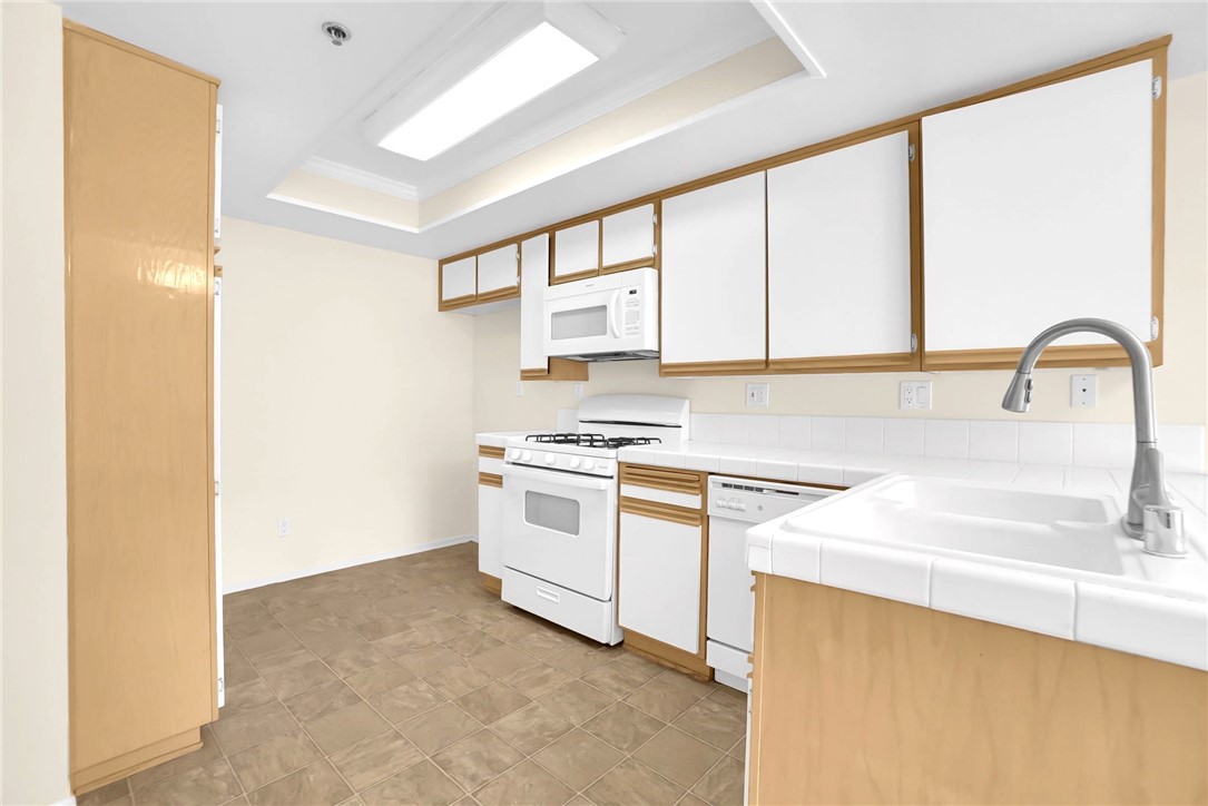 44544 15th E 11 Property Photo 7