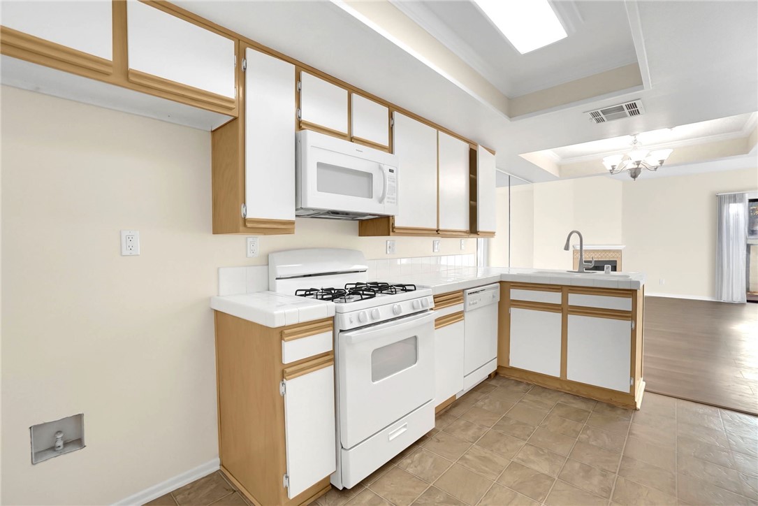 44544 15th E 11 Property Photo 9