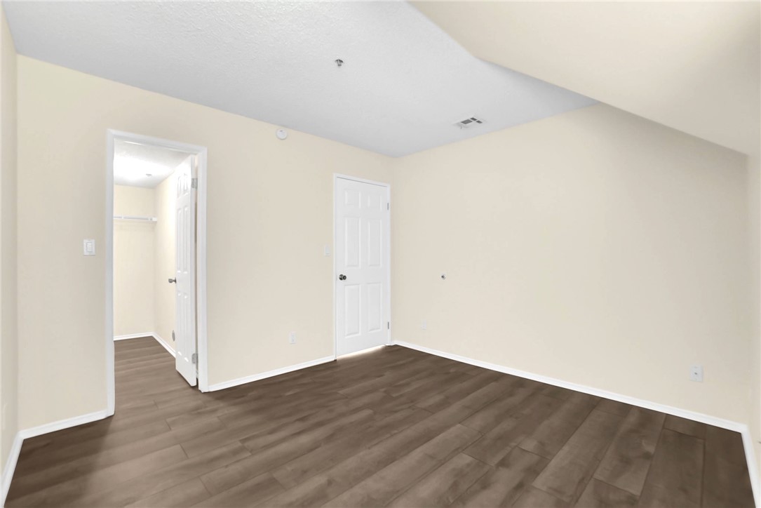 44544 15th E 11 Property Photo 12