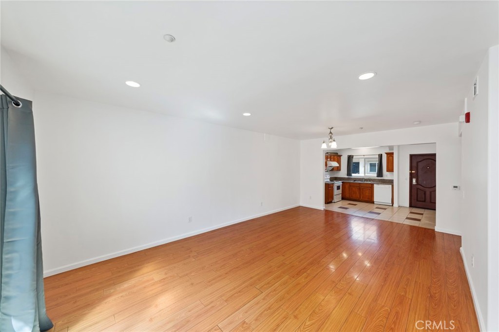 421 S Garfield 79 Property Photo 4