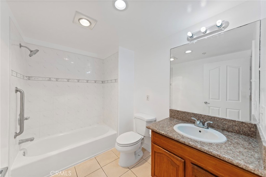 421 S Garfield 79 Property Photo 9