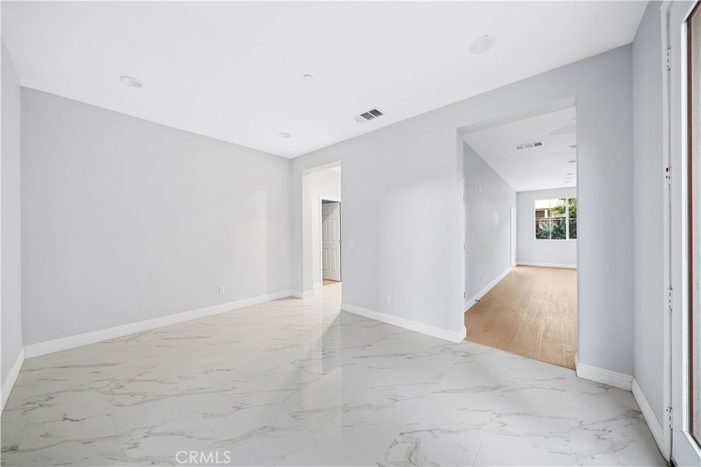 10877 Cameron Property Photo 4