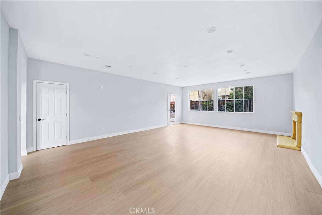 10877 Cameron Property Photo 8