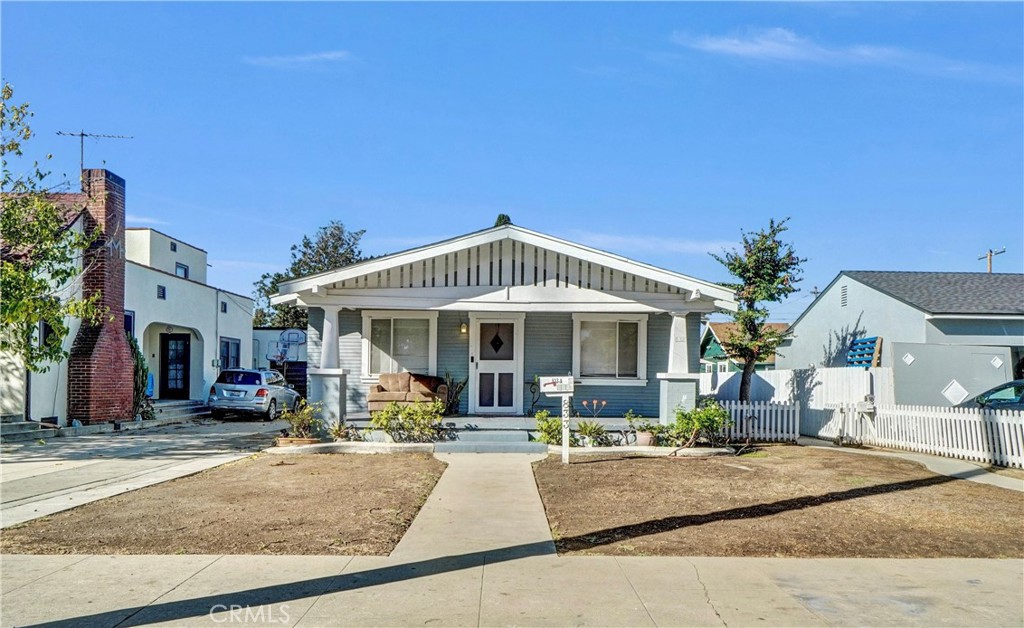 833 S Lemon Street Property Photo 2