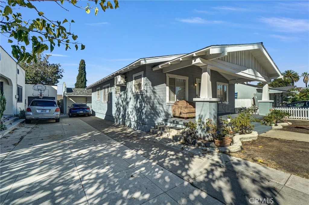 833 S Lemon Street Property Photo 4
