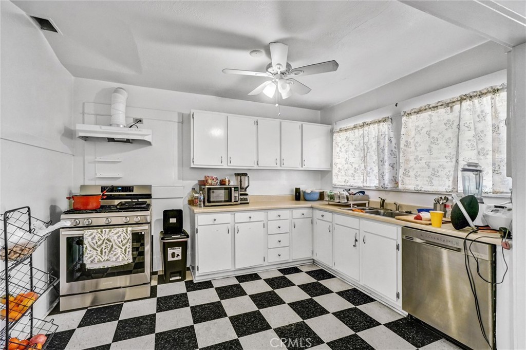 833 S Lemon Street Property Photo 19