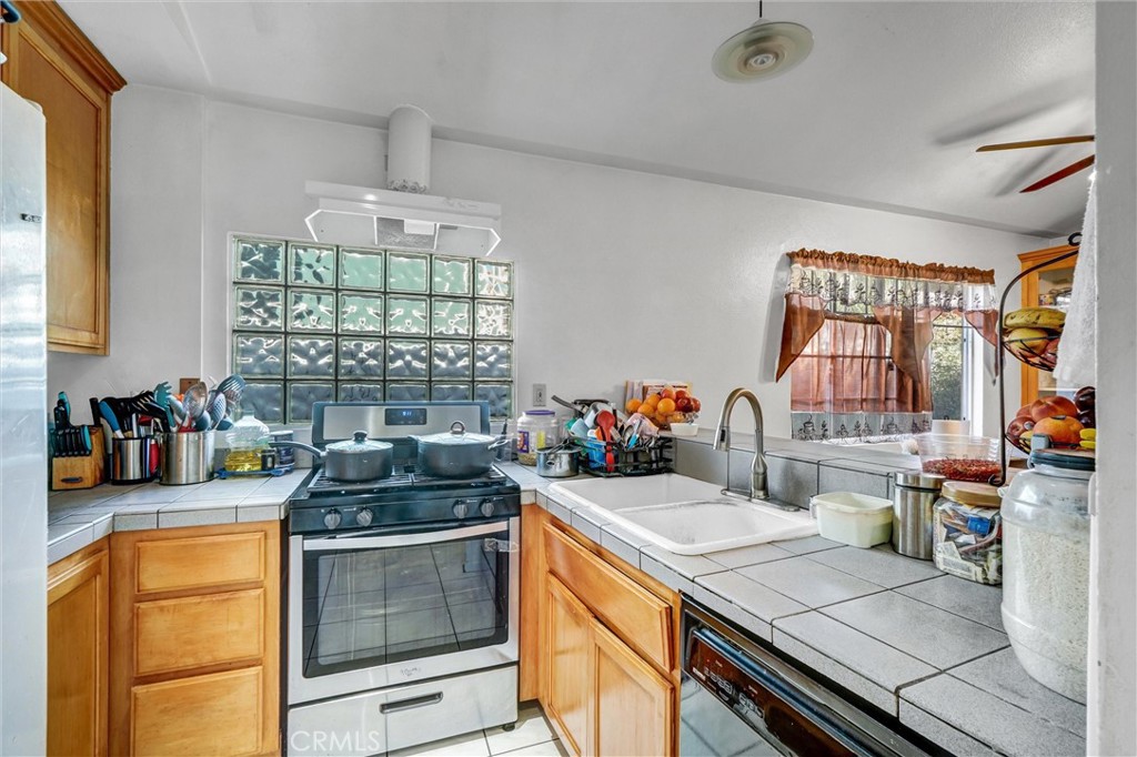 833 S Lemon Street Property Photo 32
