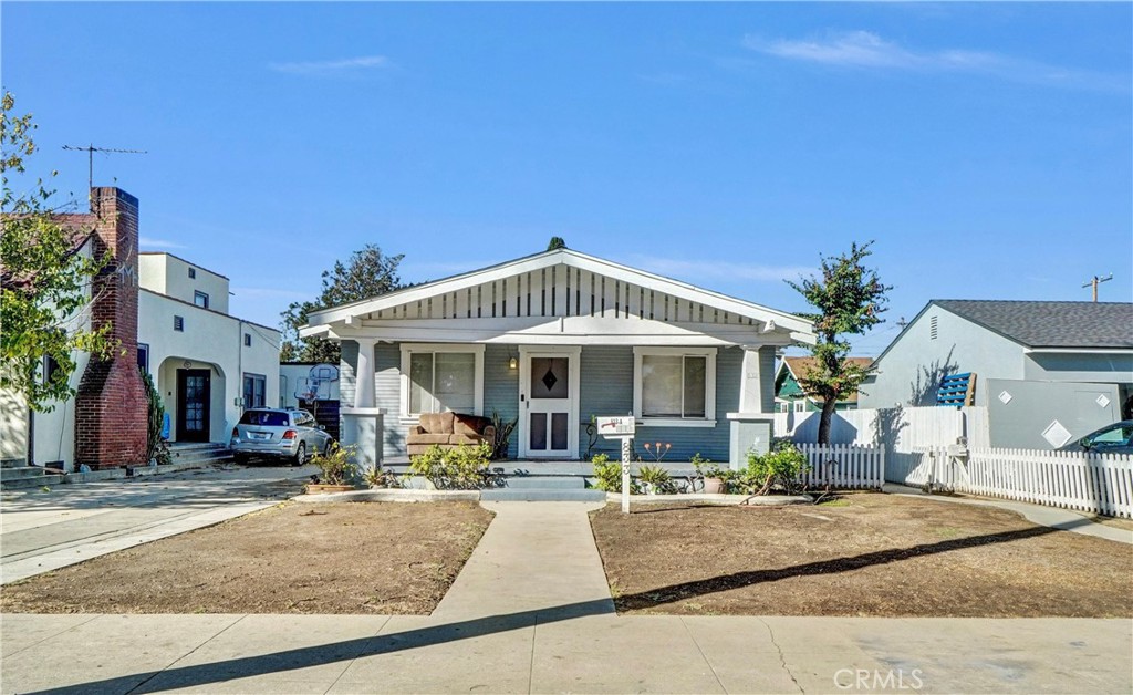 833 S Lemon Street Property Photo 2