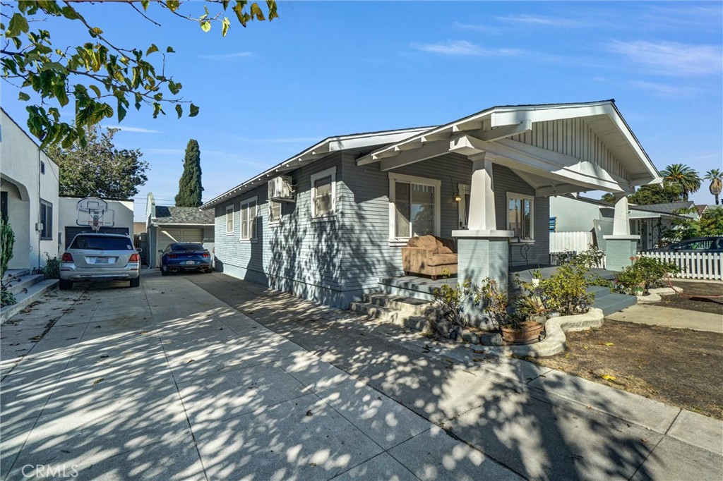 833 S Lemon Street Property Photo 4
