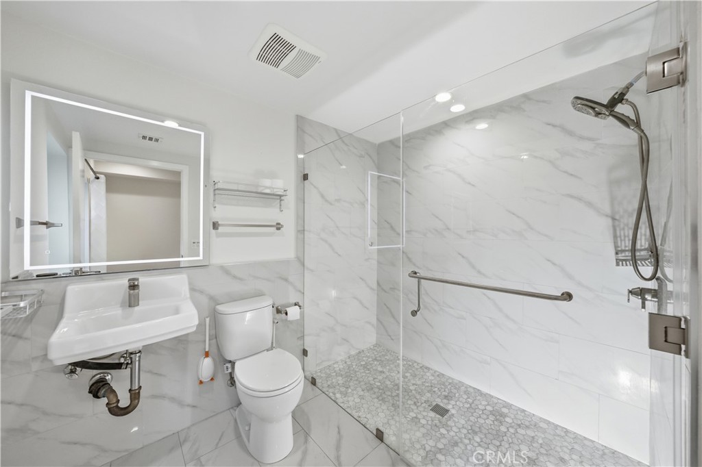 2939 Leeward Avenue 311 Property Photo 12