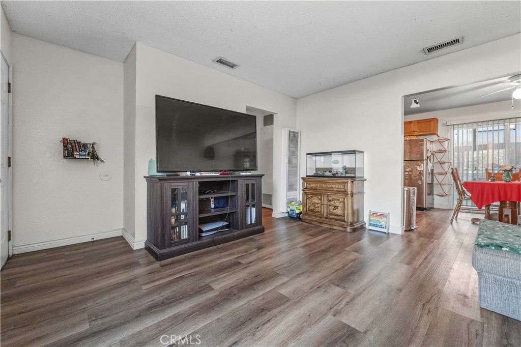1820 Calico Property Photo 3