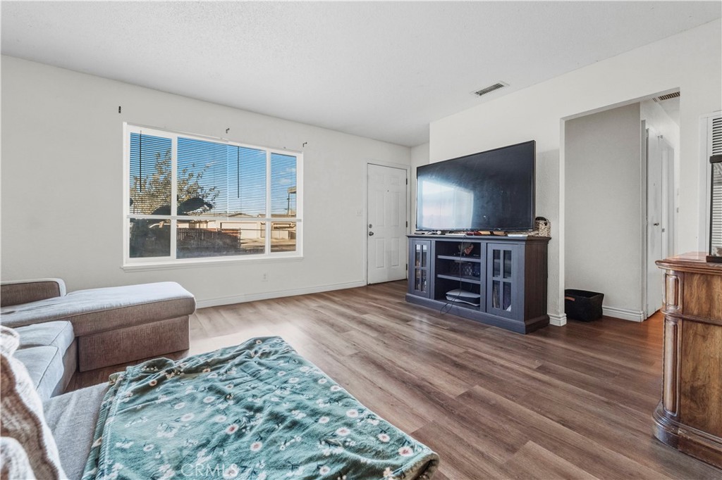 1820 Calico Property Photo 5