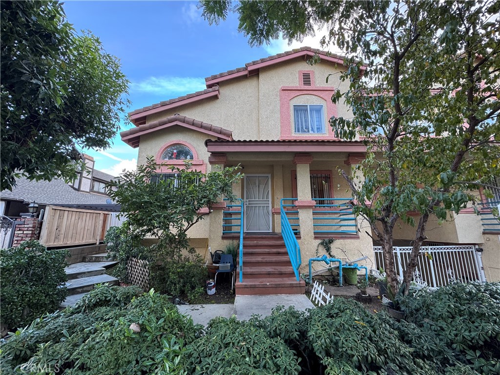106 E Commonwealth Avenue B Property Photo 2