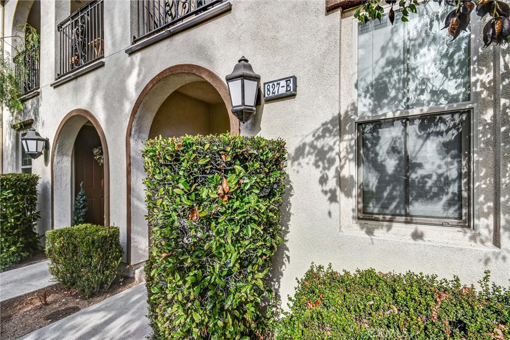 827 E Promenade E Property Photo 3