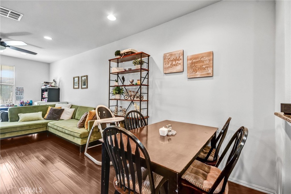 827 E Promenade E Property Photo 10