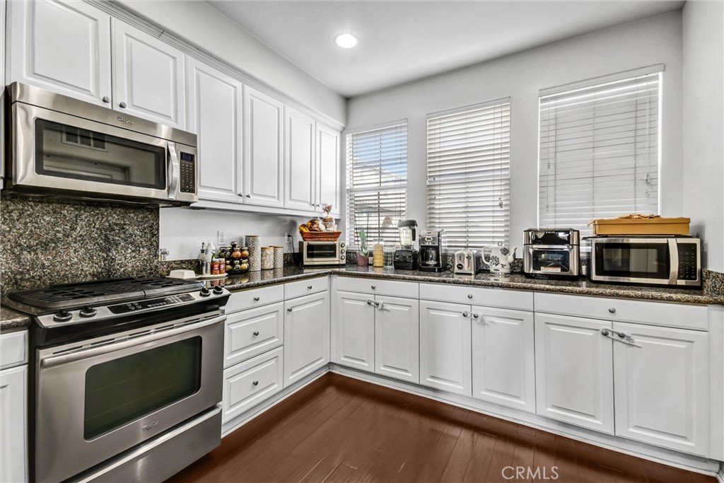 827 E Promenade E Property Photo 11