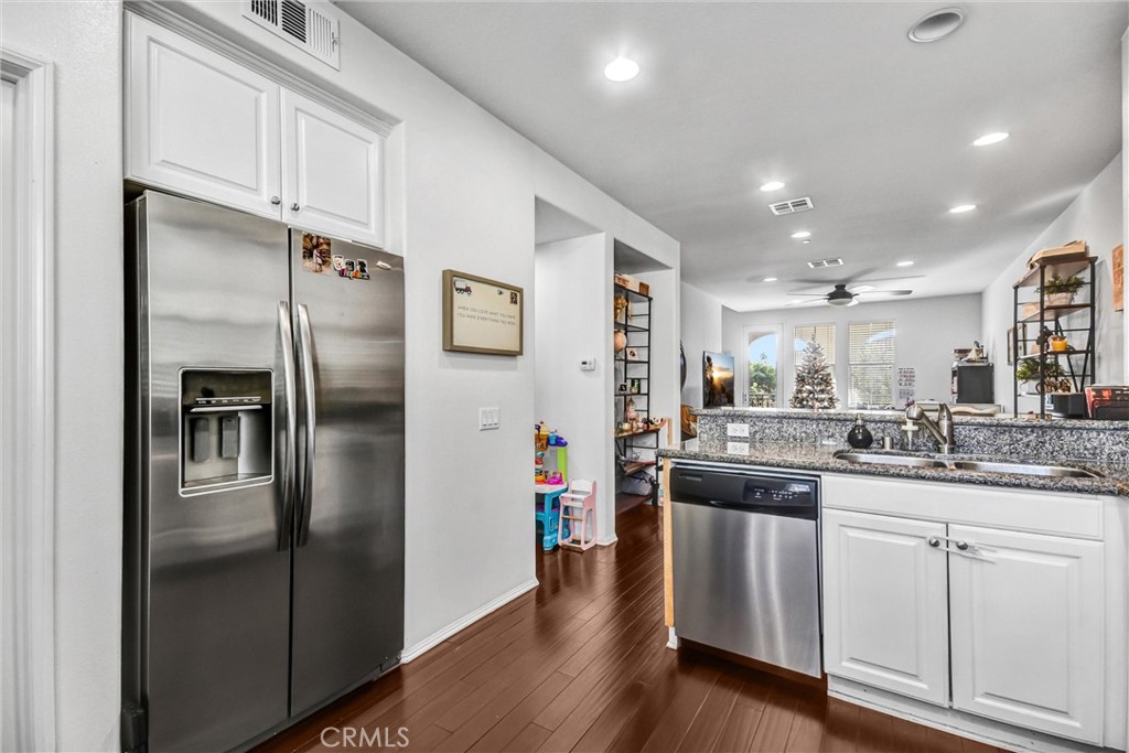 827 E Promenade E Property Photo 12