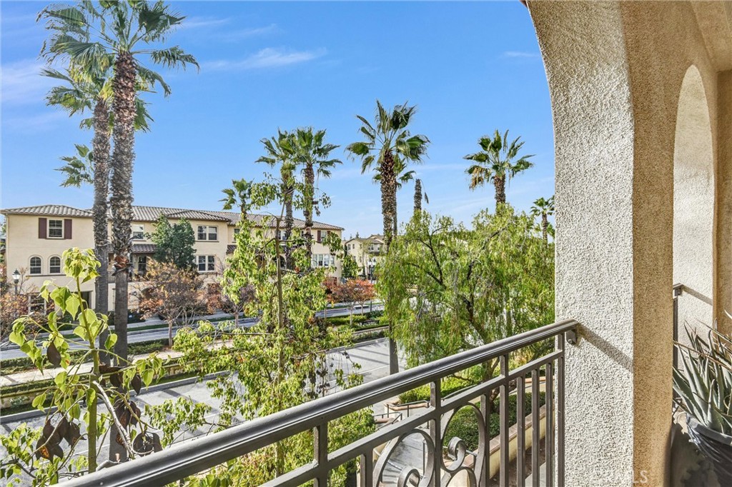827 E Promenade E Property Photo 24