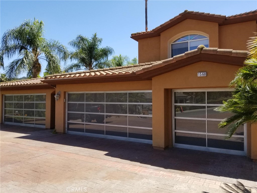 1568 Greens Drive Property Photo 2