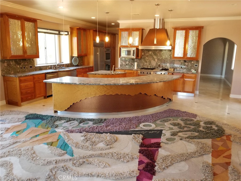 1568 Greens Drive Property Photo 9