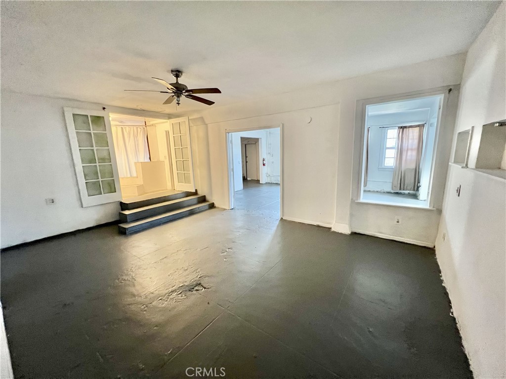 606 E 6th Street Property Photo 10