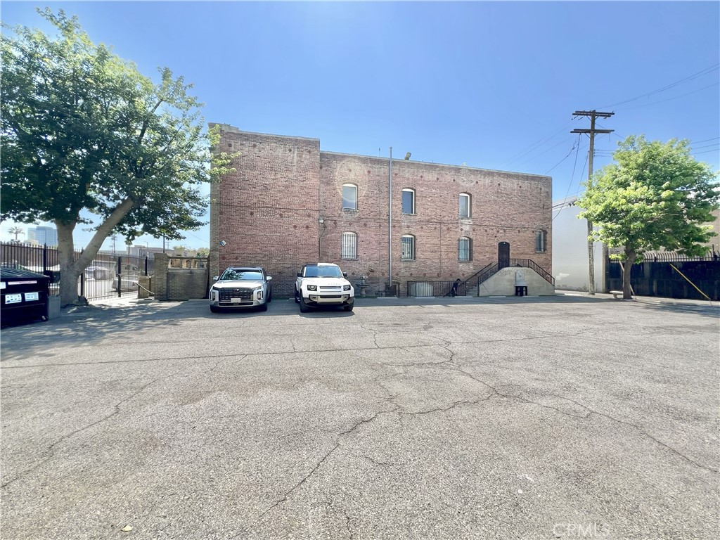 606 E 6th Street Property Photo 15