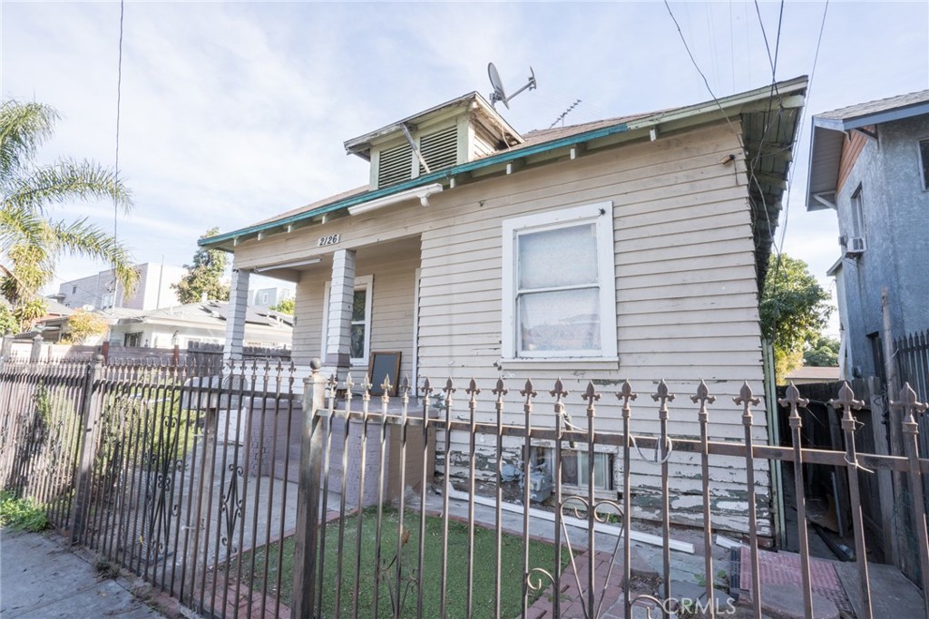 2126 Daly Property Photo 2