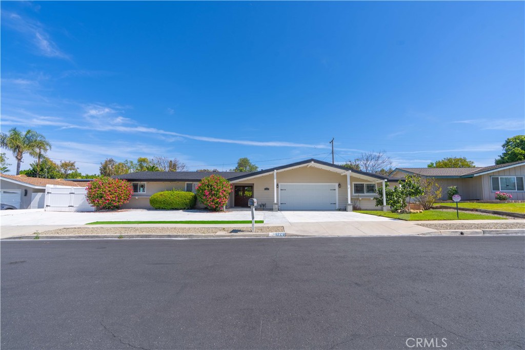 1229 Coventry Drive Property Photo 1