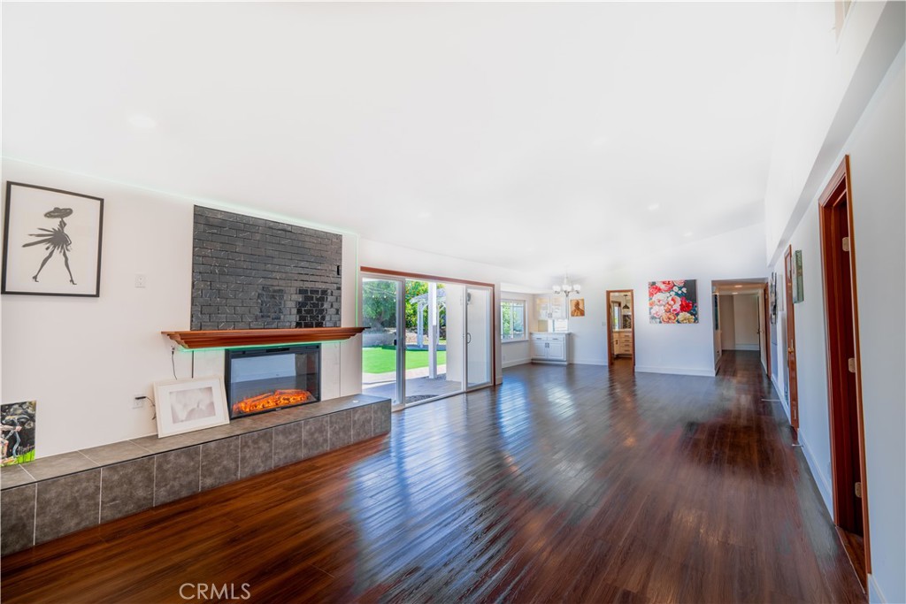 1229 Coventry Drive Property Photo 6